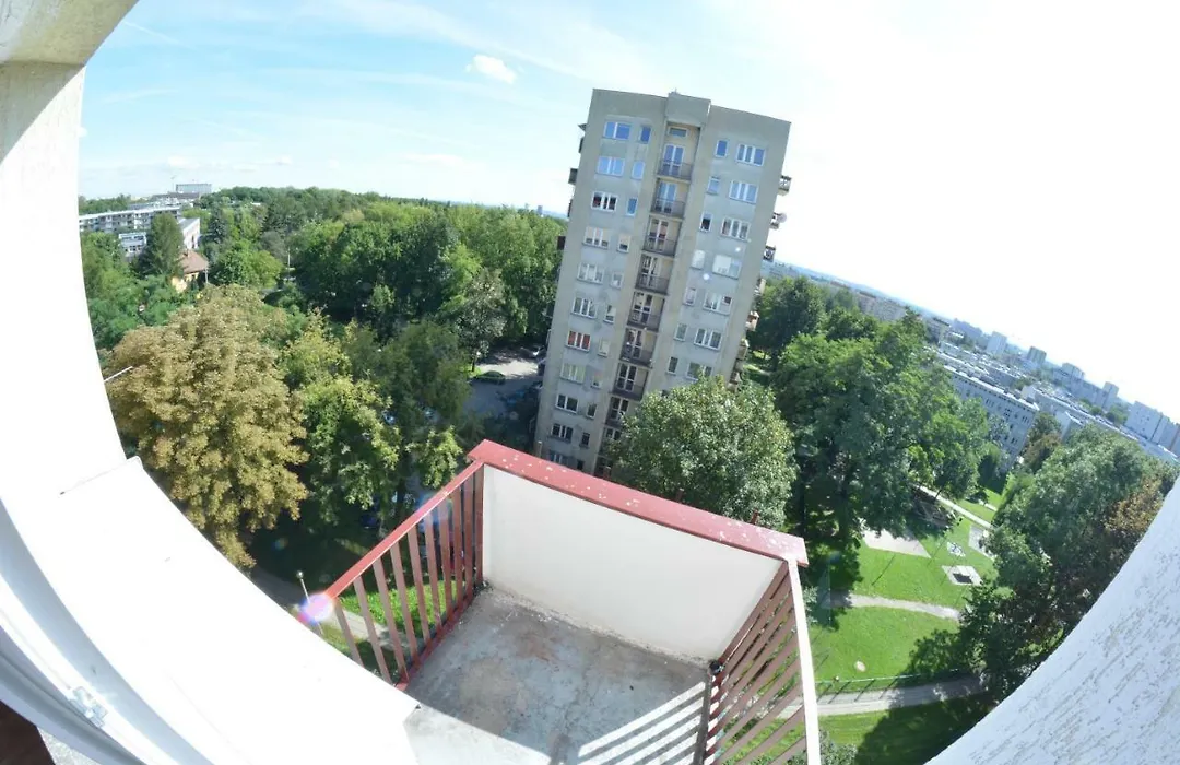 Ul. Ugorek Kolo Areny-1
